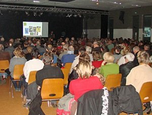 Salle comble à Achenheim - Photo association ARBRES